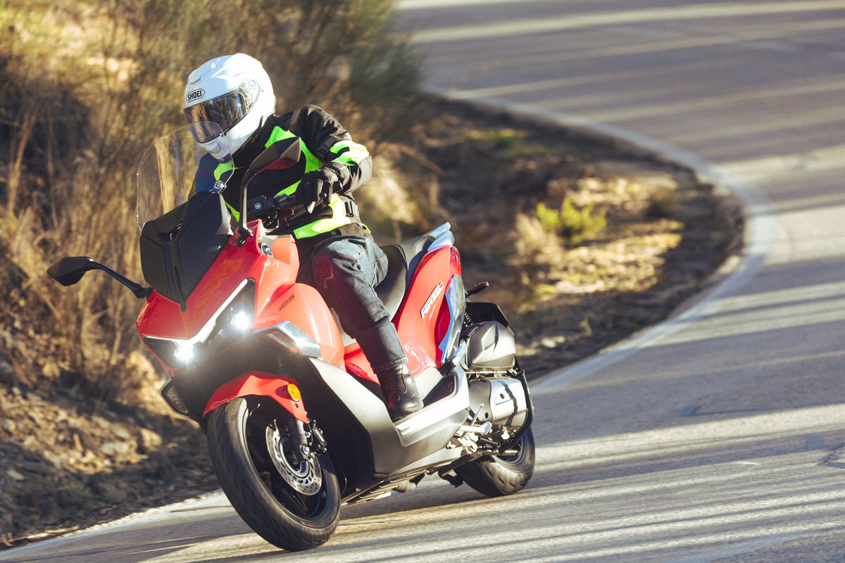 Prueba QJ Motor Fort 125N: el scooter GT más equipado por 3999 euros