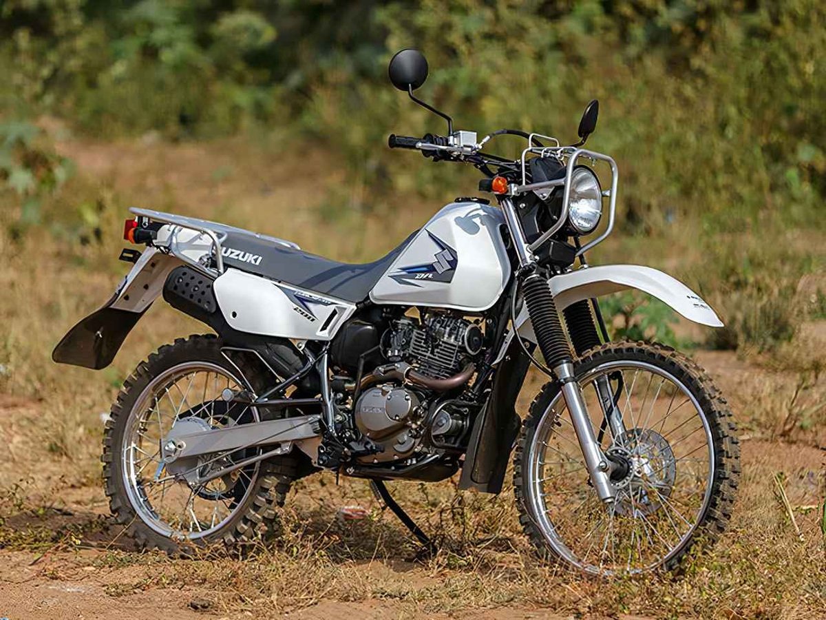 Suzuki DR200SE 2025: trail granjera de 19 CV por 3400 euros