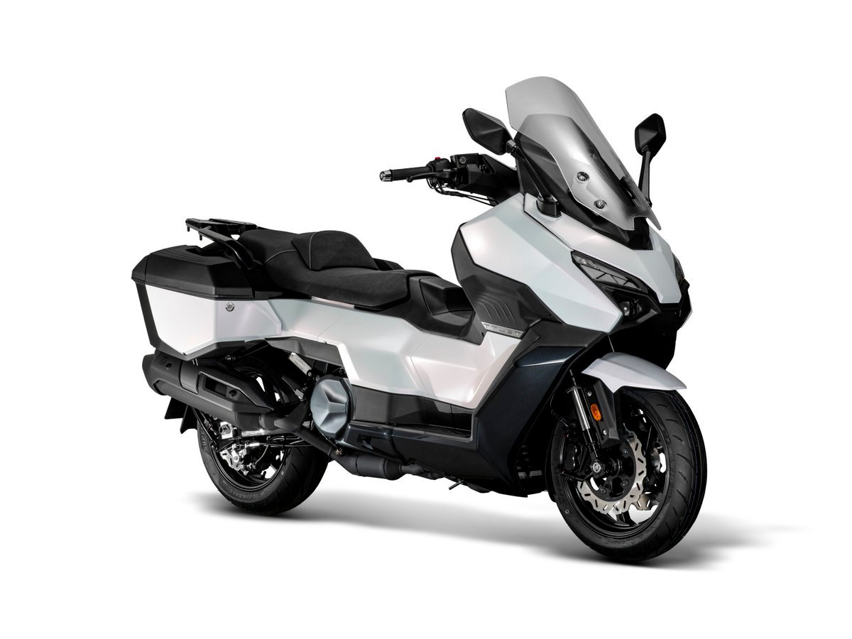 Novedades SYM 2026: maxiscooter GT 500, y nuevos 300 y 125