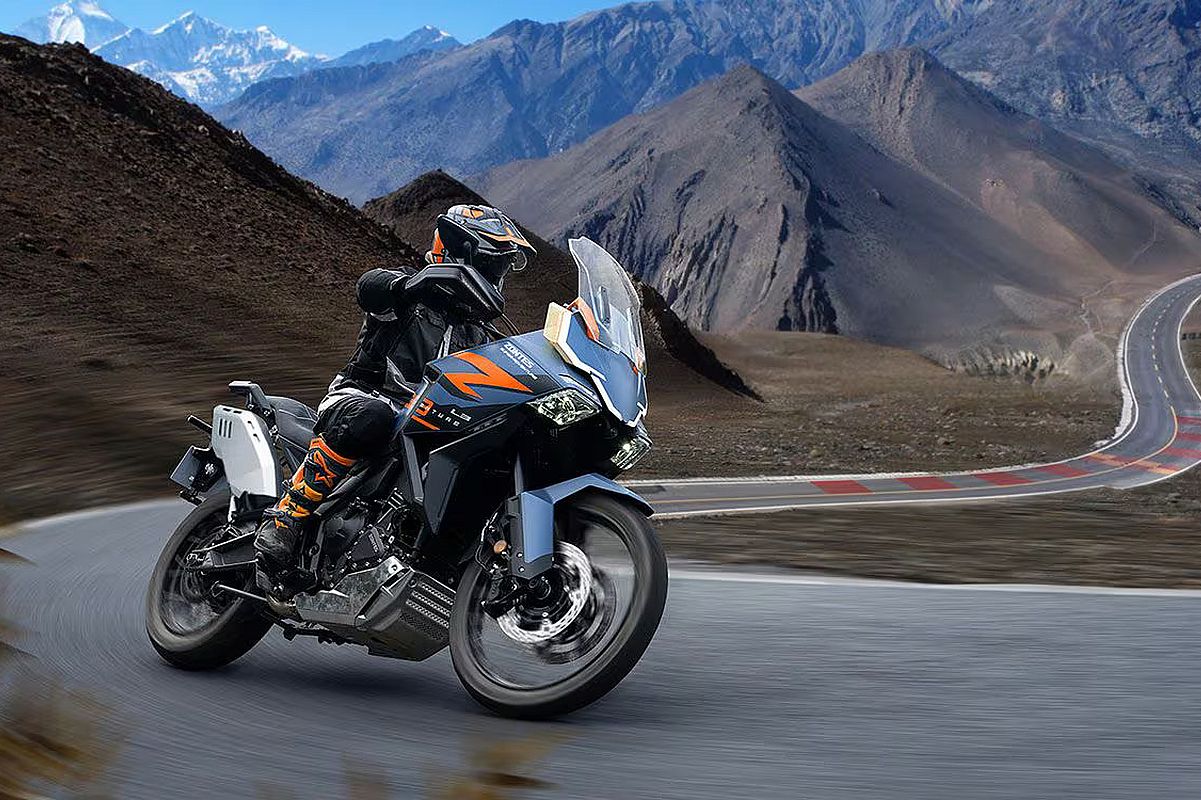 Zontes 703F: tricilíndrica de 96 CV ¿por 5717 euros?