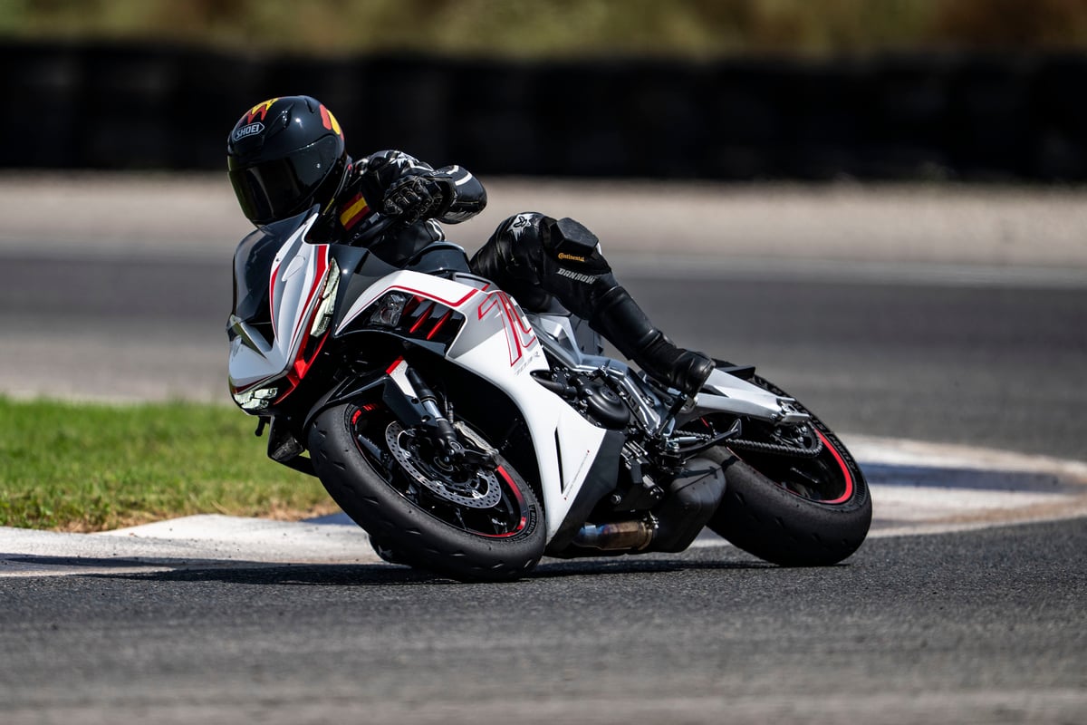 Prueba Zontes 703 RR: tricilíndrica deportiva de 95 CV por 7688 euros Prueba Zontes 703 RR: tricilíndrica deportiva de 95 CV por 7688 euros