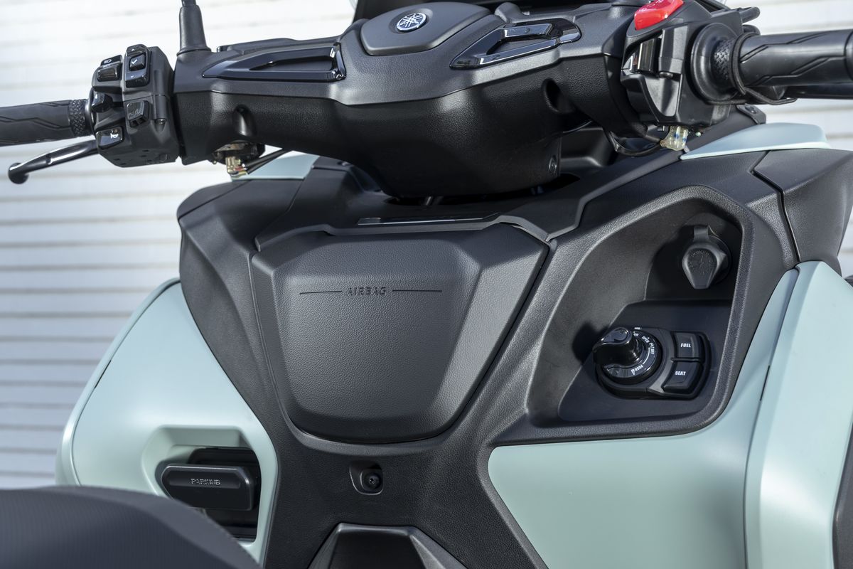 Probamos el Yamaha Tricity 300 2026... ¡con airbag! Probamos el Yamaha Tricity 300 2026... ¡con airbag!