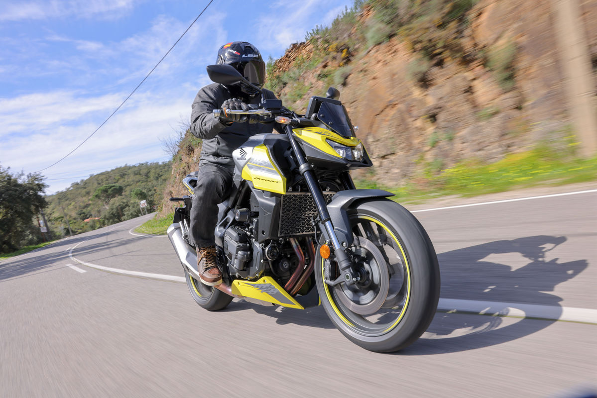 Probamos las nuevas Honda Hornet 750 y Transalp 750 2026 ¡con e-Clutch!