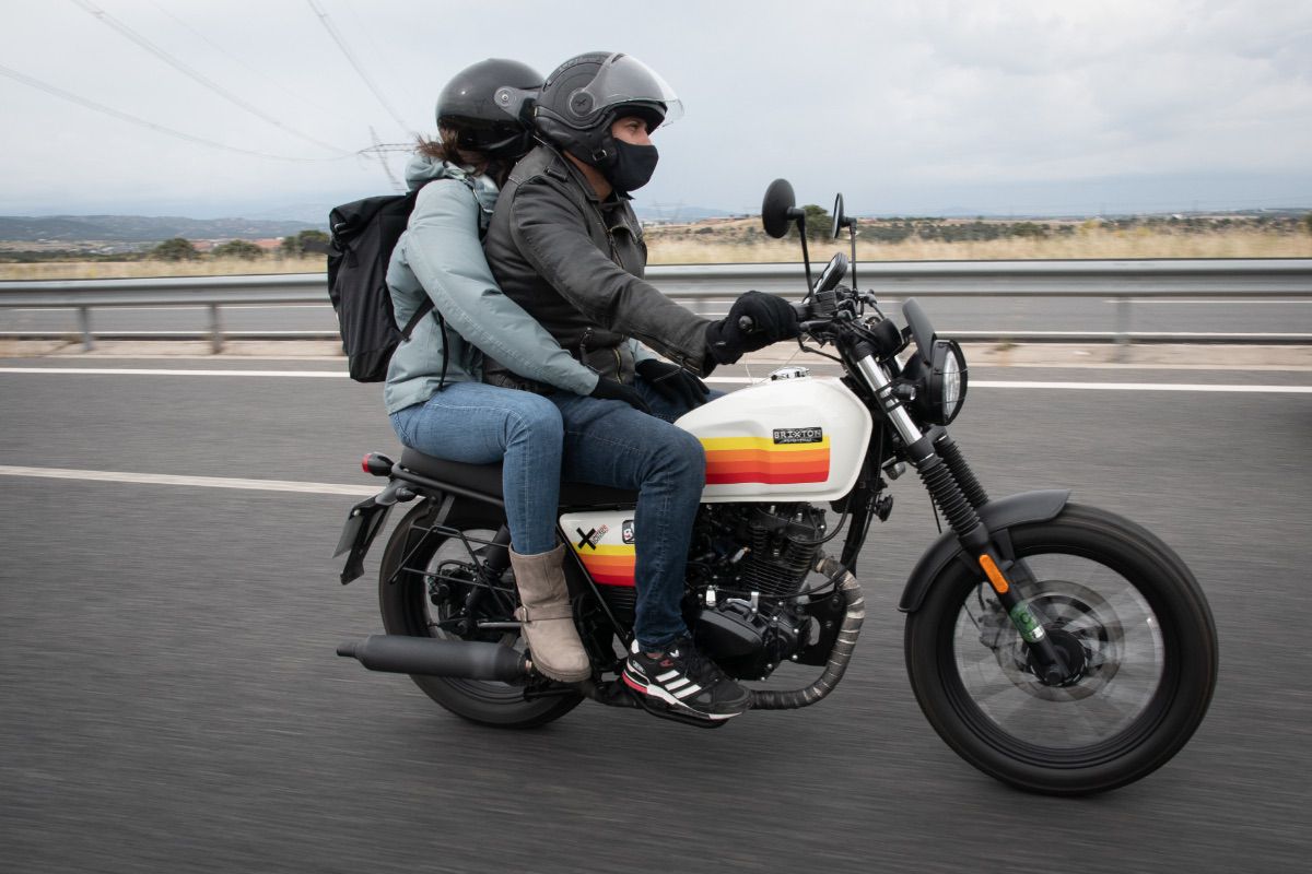 Así fue el primer encuentro entre los motoristas de Brixton en España Así fue el primer encuentro entre los motoristas de Brixton en España