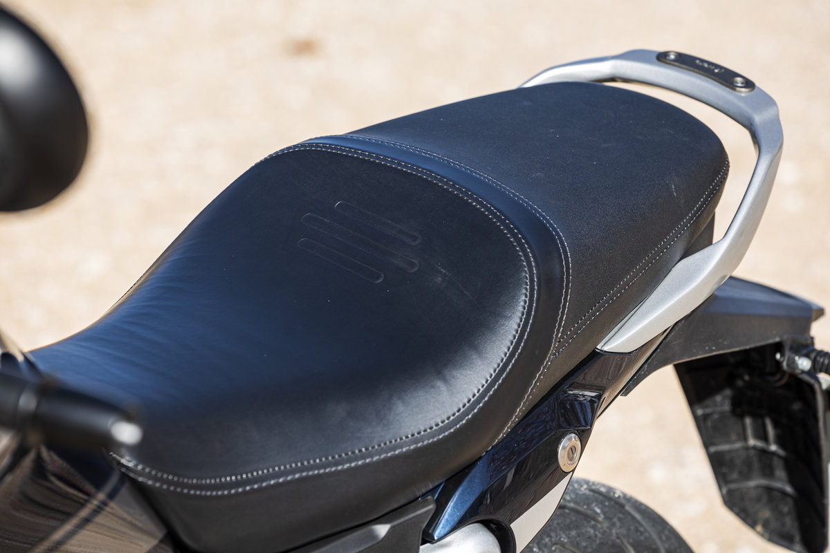 Hero Hunk 440: nueva retro para el A2 por 3488 euros