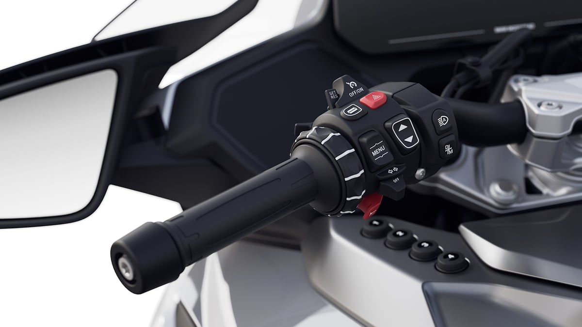 Prueba BMW R1300RT 2025: luces y sombras