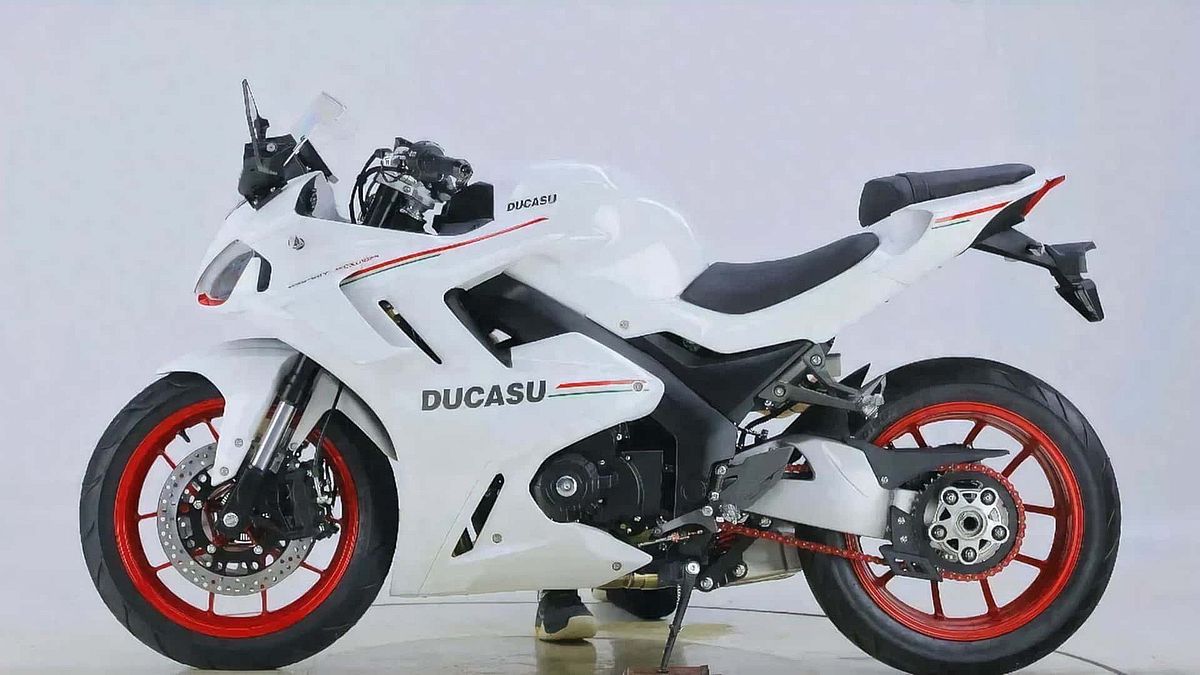 Ducasu 400: copia (mala) china de Ducati Panigale por 2650 euros
