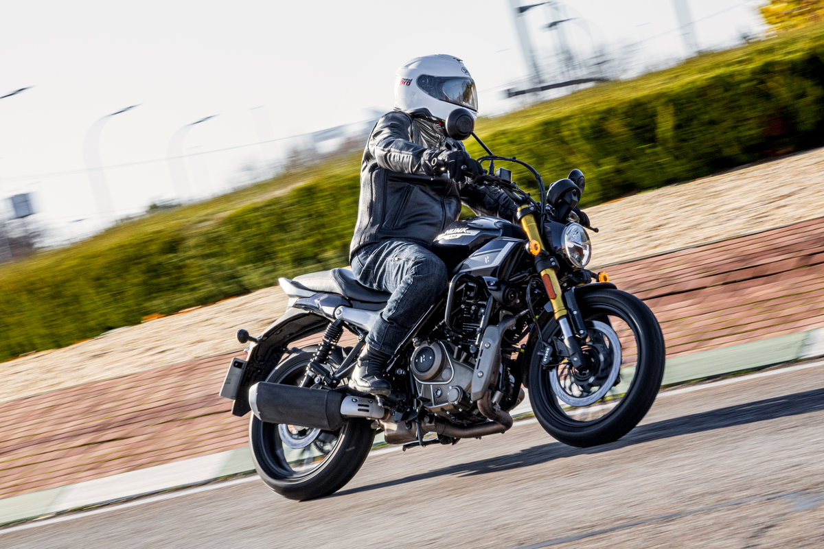 Hero Hunk 440: nueva retro para el A2 por 3488 euros