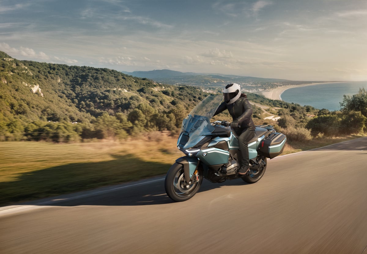 Prueba BMW R1300RT 2025: luces y sombras
