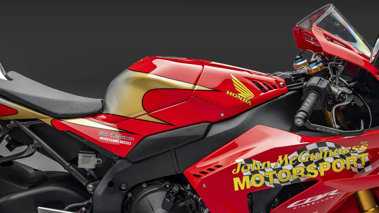 ¡Consigue la Honda CBR1000RR-R de John McGuinness! Por 44 000 euros