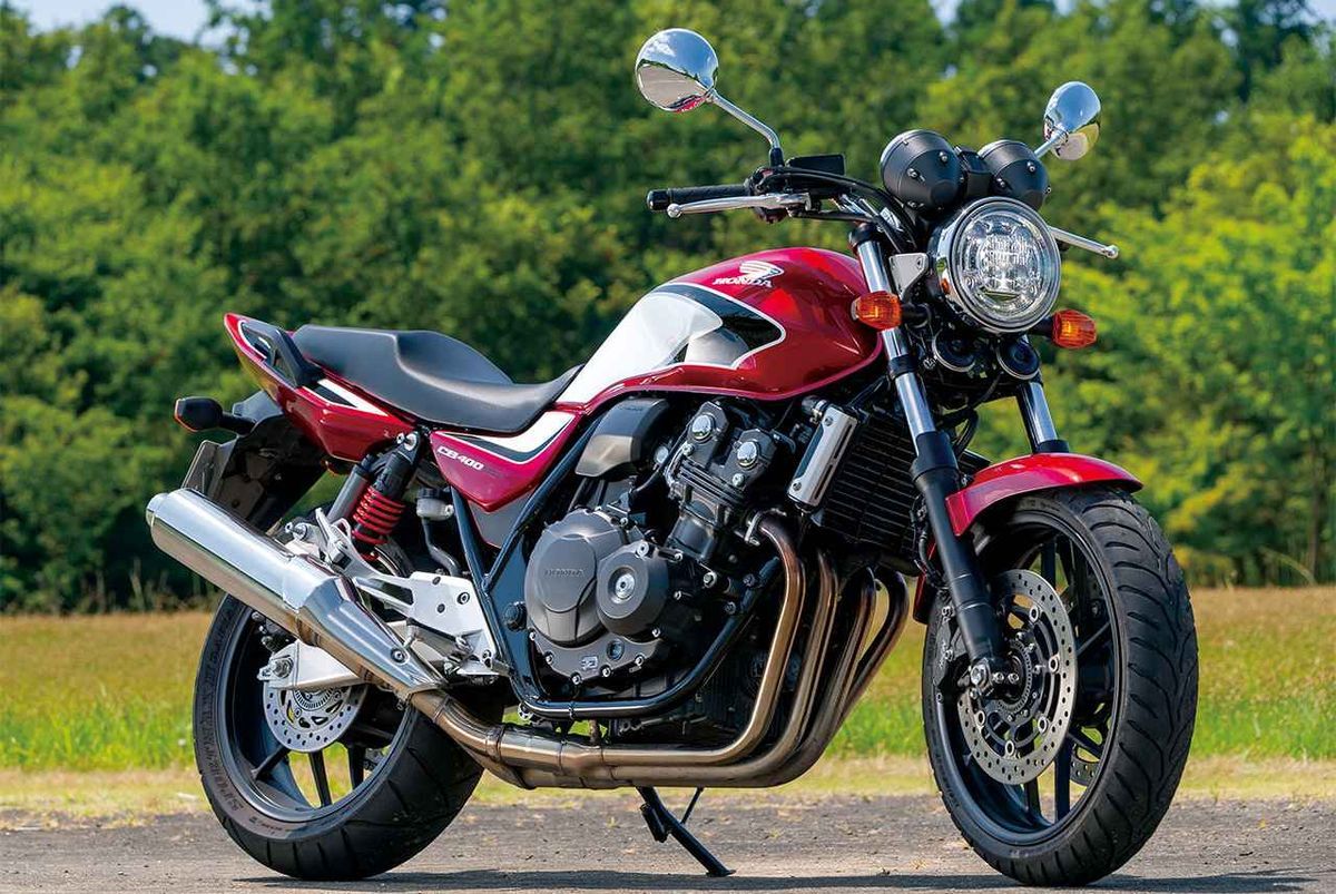 Honda CB400 Super Four: ¡Moto del año en Japón!