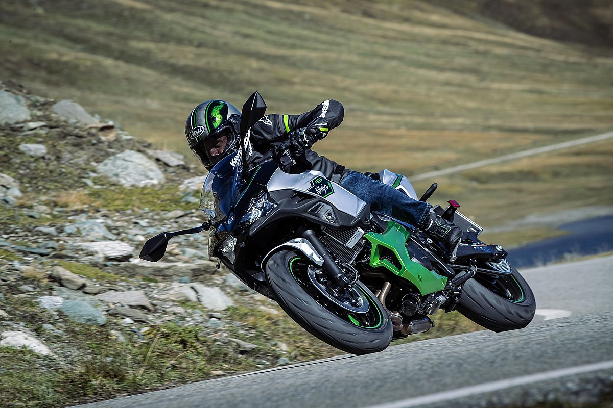 Kawasaki Ninja 7 Hybrid y Z7 Hybrid: ¡con etiqueta ECO!