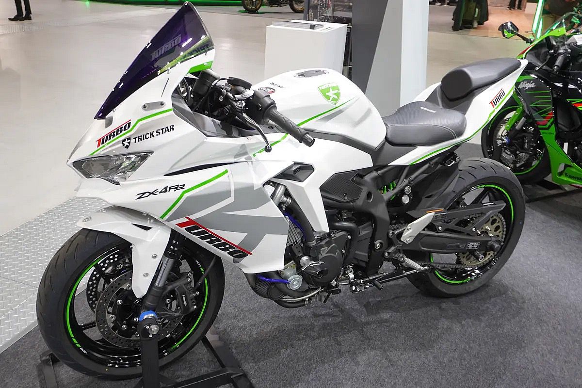 Kawasaki ZX-4RR Turbo: ¡agárrate fuerte!