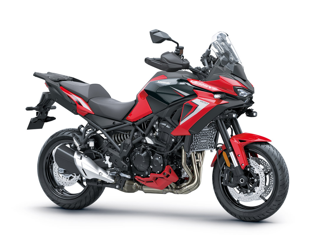 Nueva Kawasaki Versys 900 2027: 4 cilindros, 122 CV, radar y ¿13.000 euros?