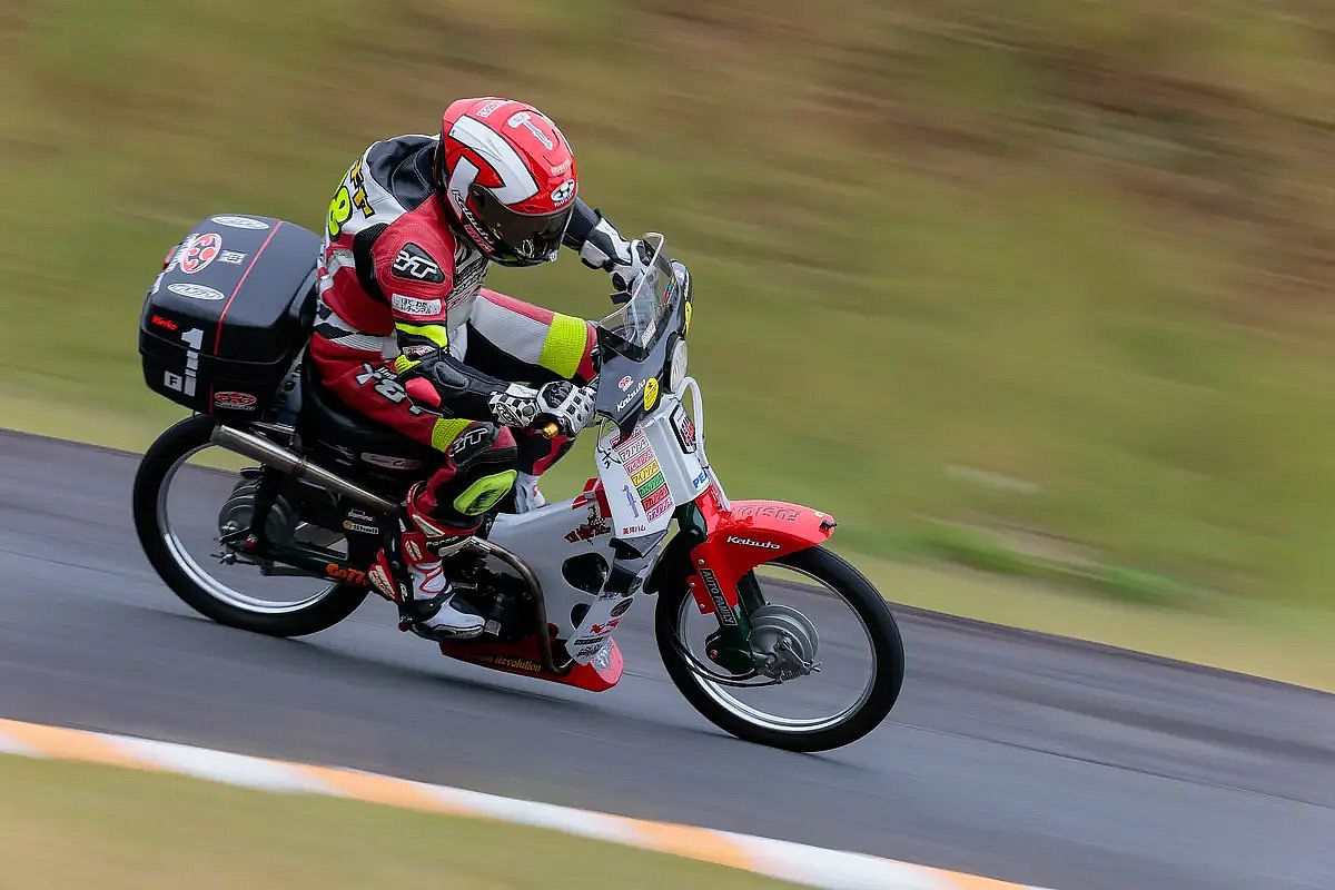 King of the Baggers en Japón: ¡con Honda Cub 125! King of the Baggers en Japón: ¡con Honda Cub 125!