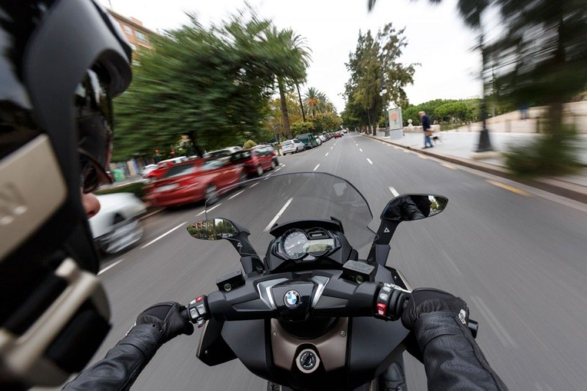 Derrotada la propuesta de límite velocidad solo para motos