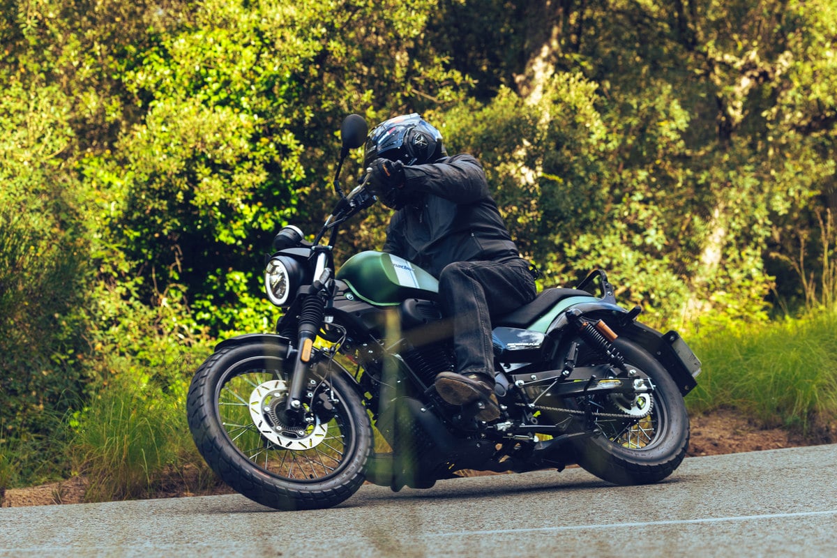 Prueba Macbor Rockster 125 2026: dos excelentes custom de iniciación
