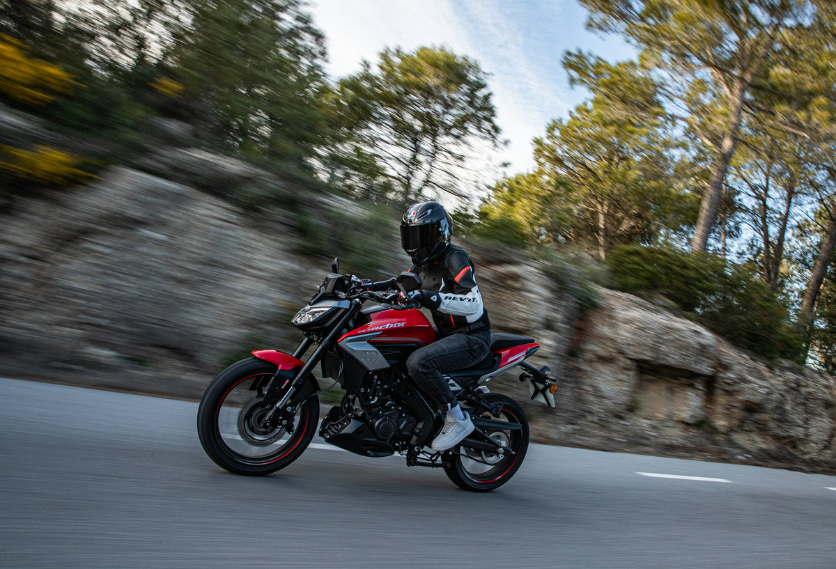 Las 5 claves de la Macbor Shifter 125 EVO: la naked sin carnet definitiva