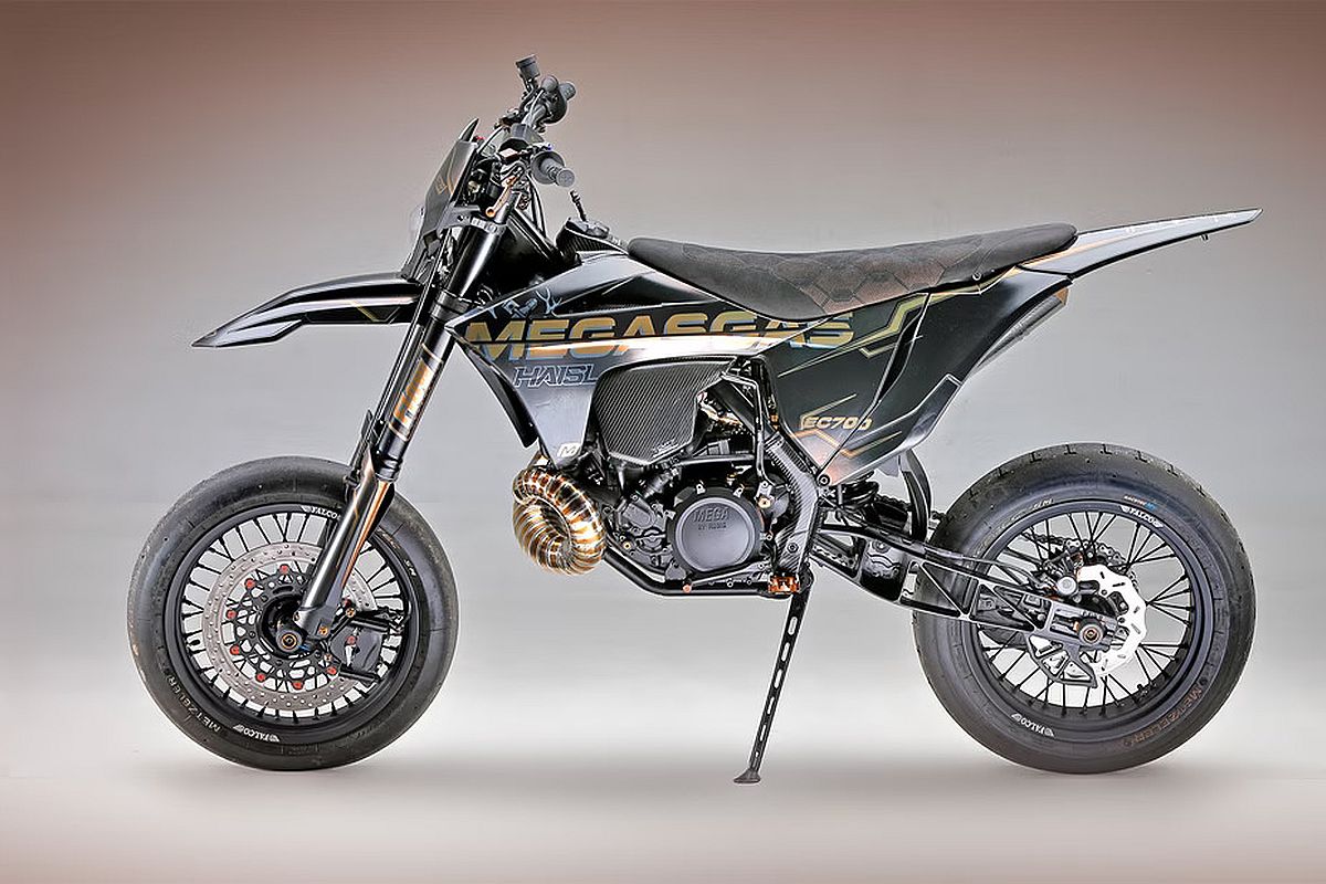 MEGAGASGAS EC 700: motor 2T de 699 cc con 84 CV y 120 kg