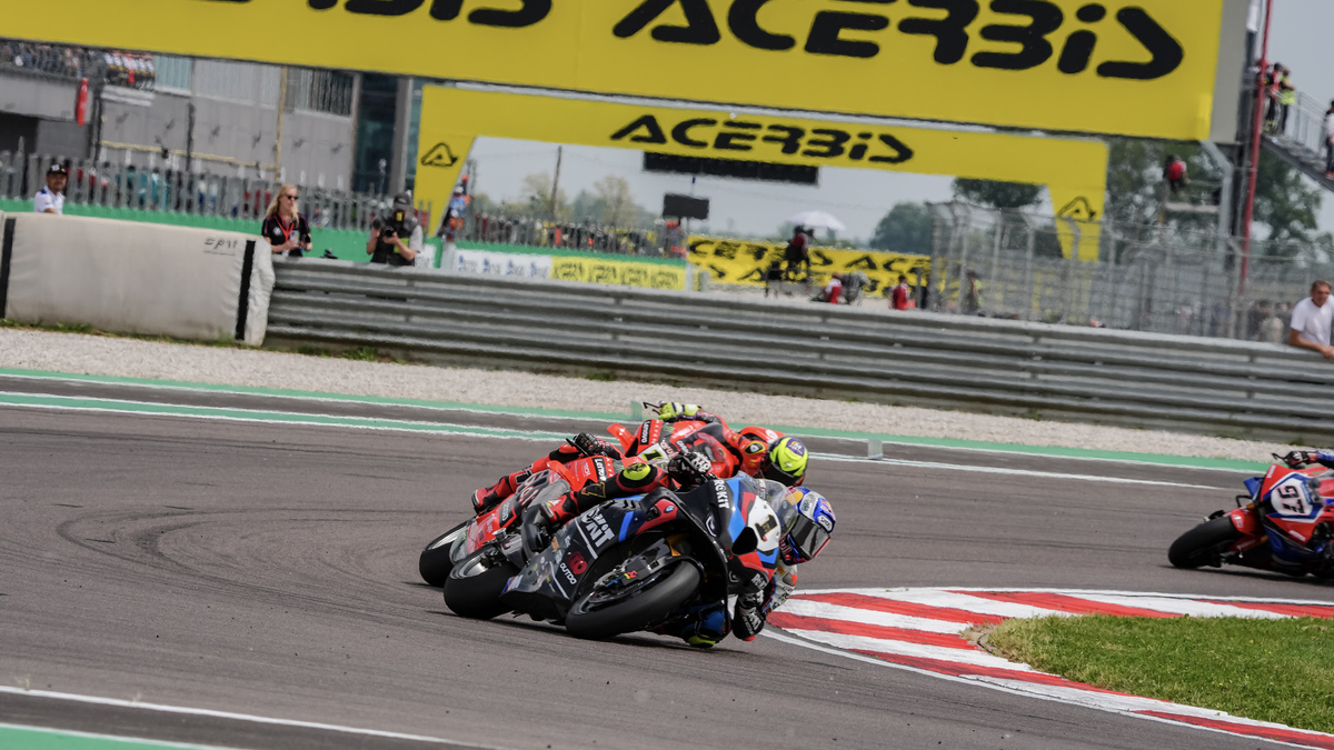 Mundial de SBK Cremona (Italia): Bulega, triplete en casa