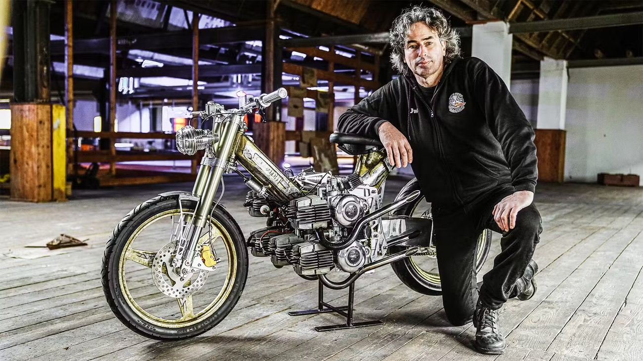 El Super Ciclomotor Puch: con ¡5 motores! de 2 tiempos y 350 cc en total El Super Ciclomotor Puch: con ¡5 motores! de 2 tiempos y 350 cc en total