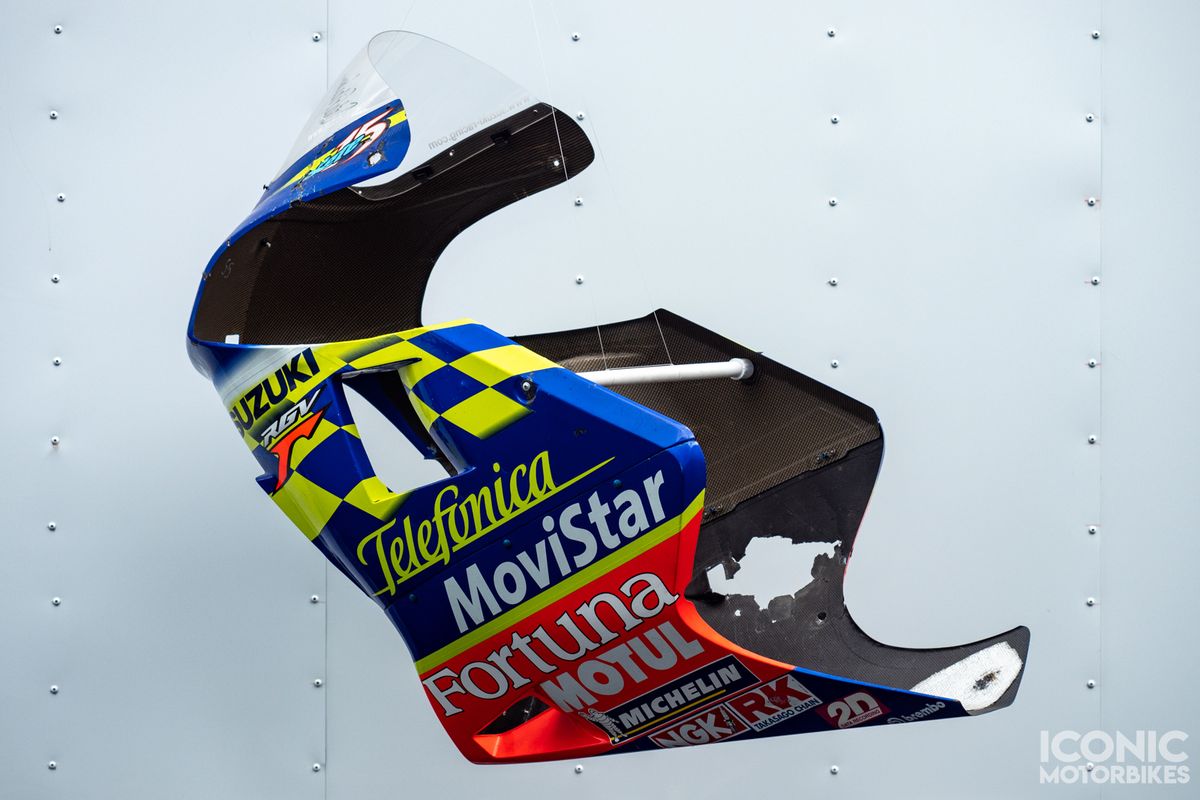 Carenado de ensueño: Suzuki RGV500 firmado por Sete Gibernau