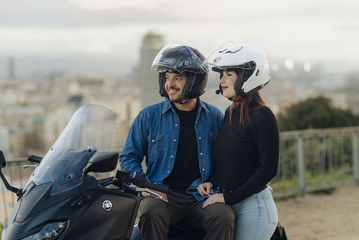 Casco Shoei J-Cruise 3: jet con intercomunicador integrado