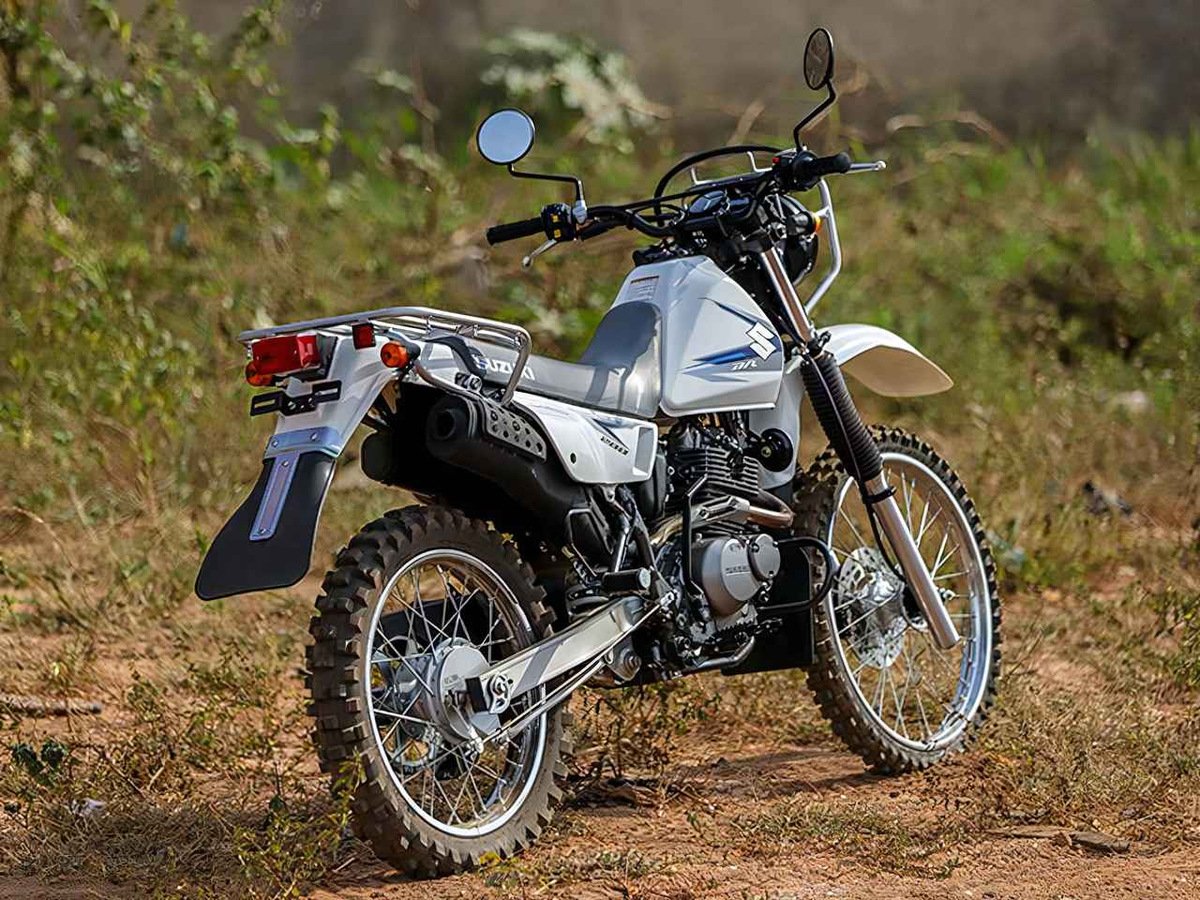 Suzuki DR200SE 2025: trail granjera de 19 CV por 3400 euros