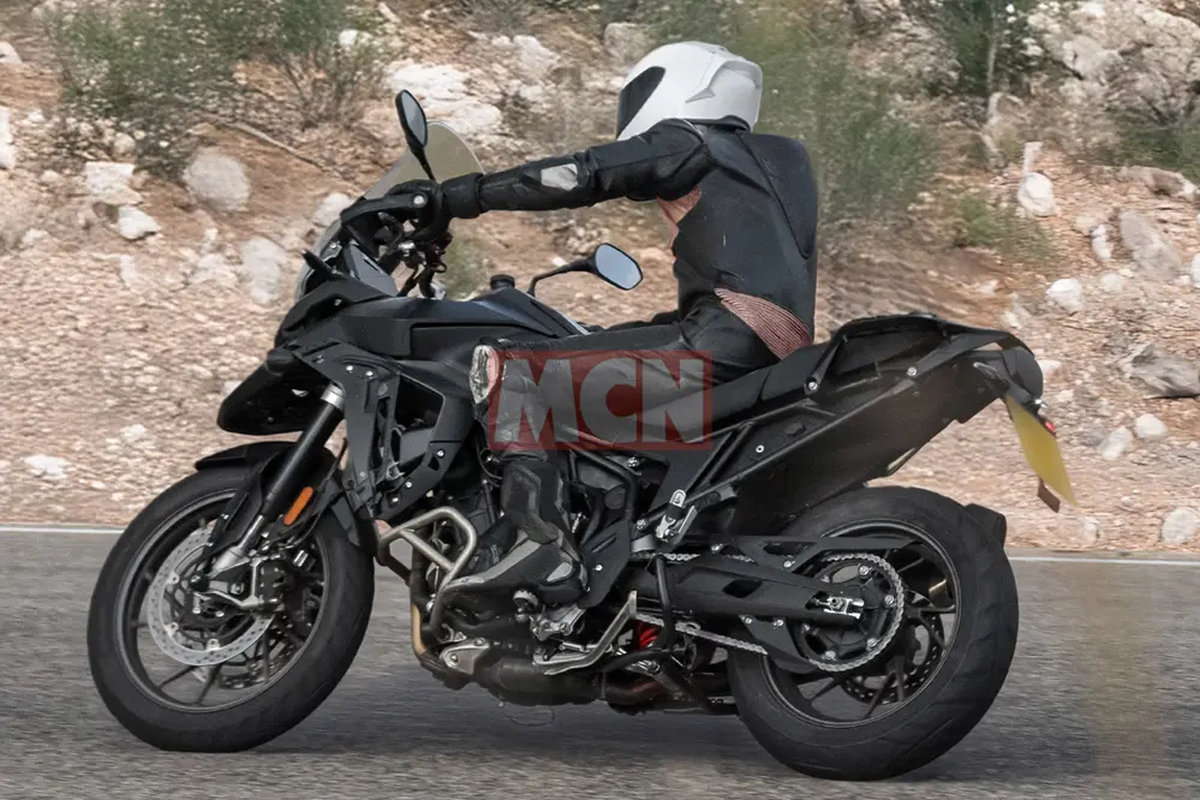 ¡Pillada la futura Triumph Tiger 950!