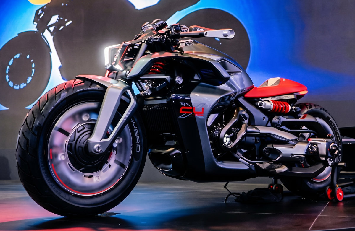 Voge CU-X: moto híbrida con IA y suspensión inteligente