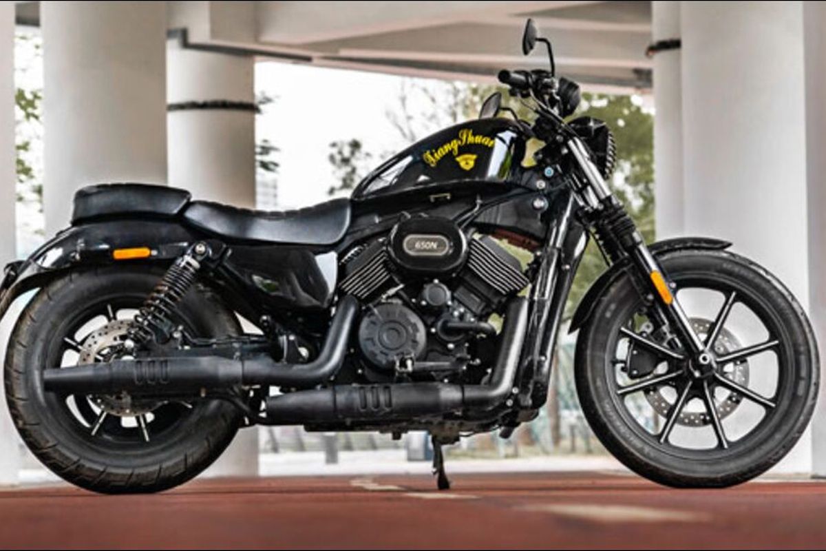 Copia china de la H-D Sportster 883 por 5000 euros