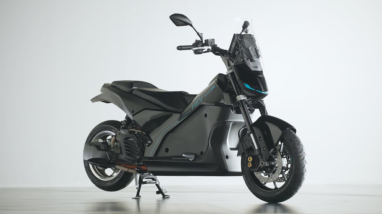 Sorpresas Yamaha: una MT07 híbrida enchufable, un scooter de hidrógeno y más