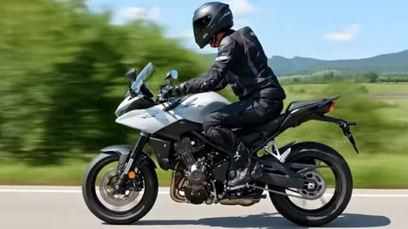 https://www.moto1pro.com/sites/default/files/3_honda_cb1000_gt.jpg