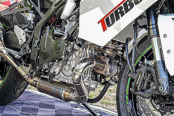 Kawasaki ZX-4RR Turbo: ¡agárrate fuerte!