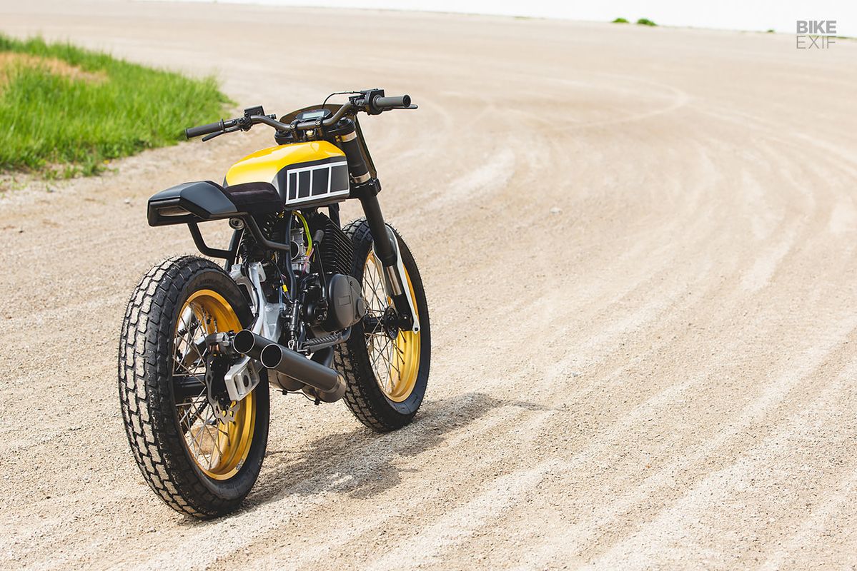 Moto de ensueño: Street tracker basada en la Yamaha RD400