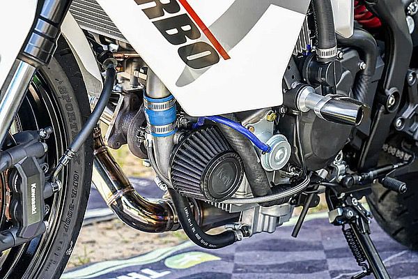 Kawasaki ZX-4RR Turbo: ¡agárrate fuerte!