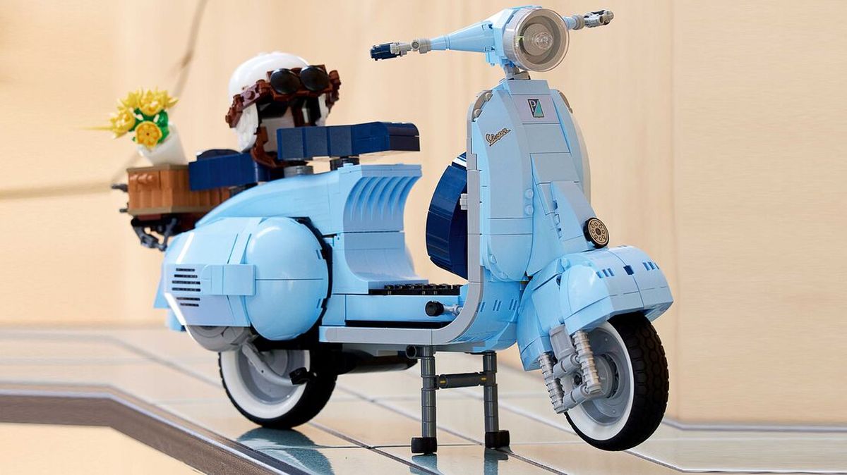 Vespa 125 Lego: monta en casa el scooter más icónico