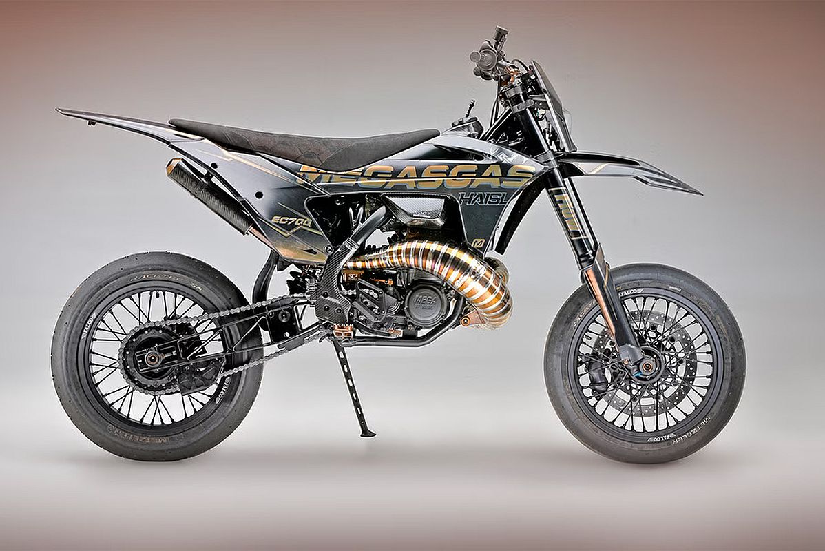 MEGAGASGAS EC 700: motor 2T de 699 cc con 84 CV y 120 kg