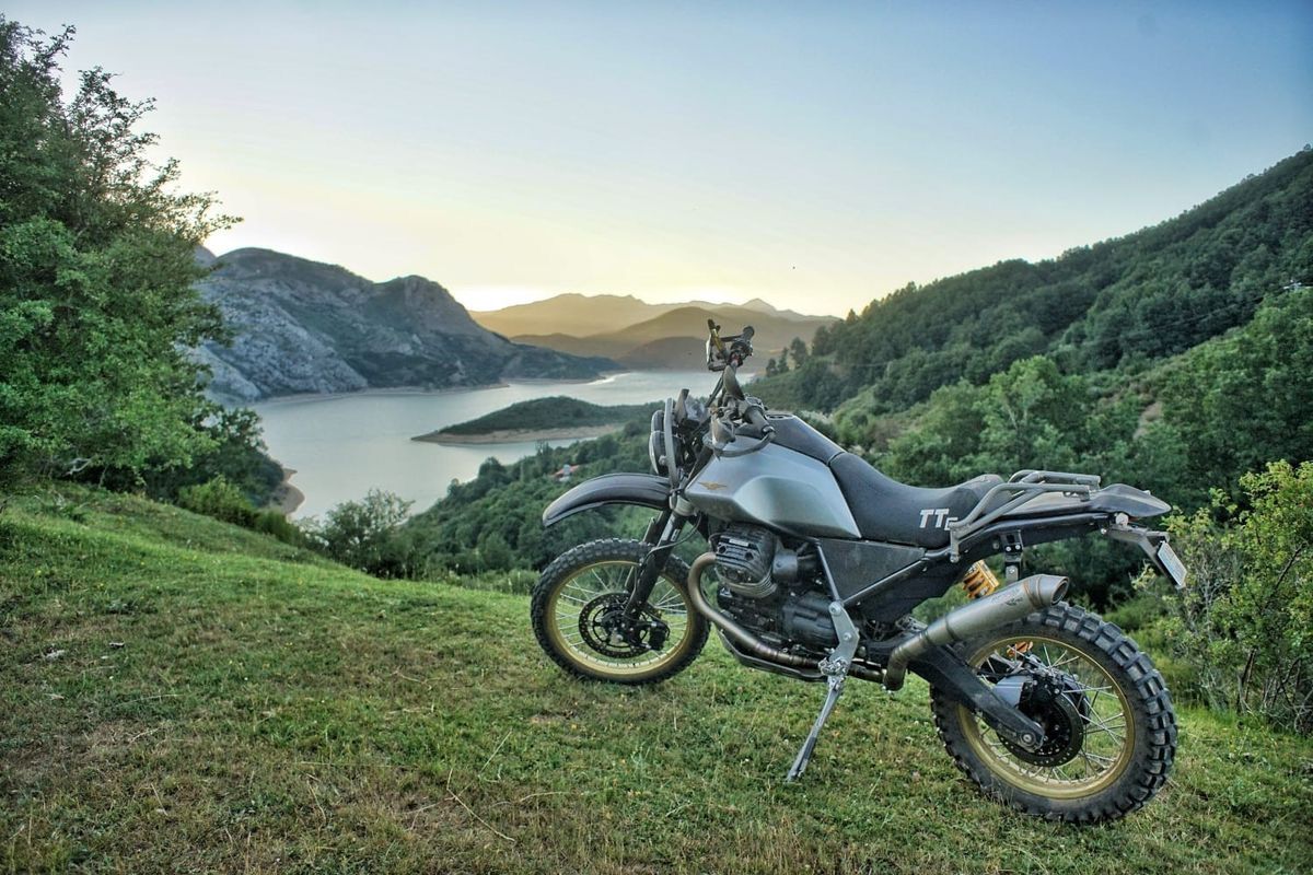Moto Guzzi triunfa en el Motor & Mountain 2022