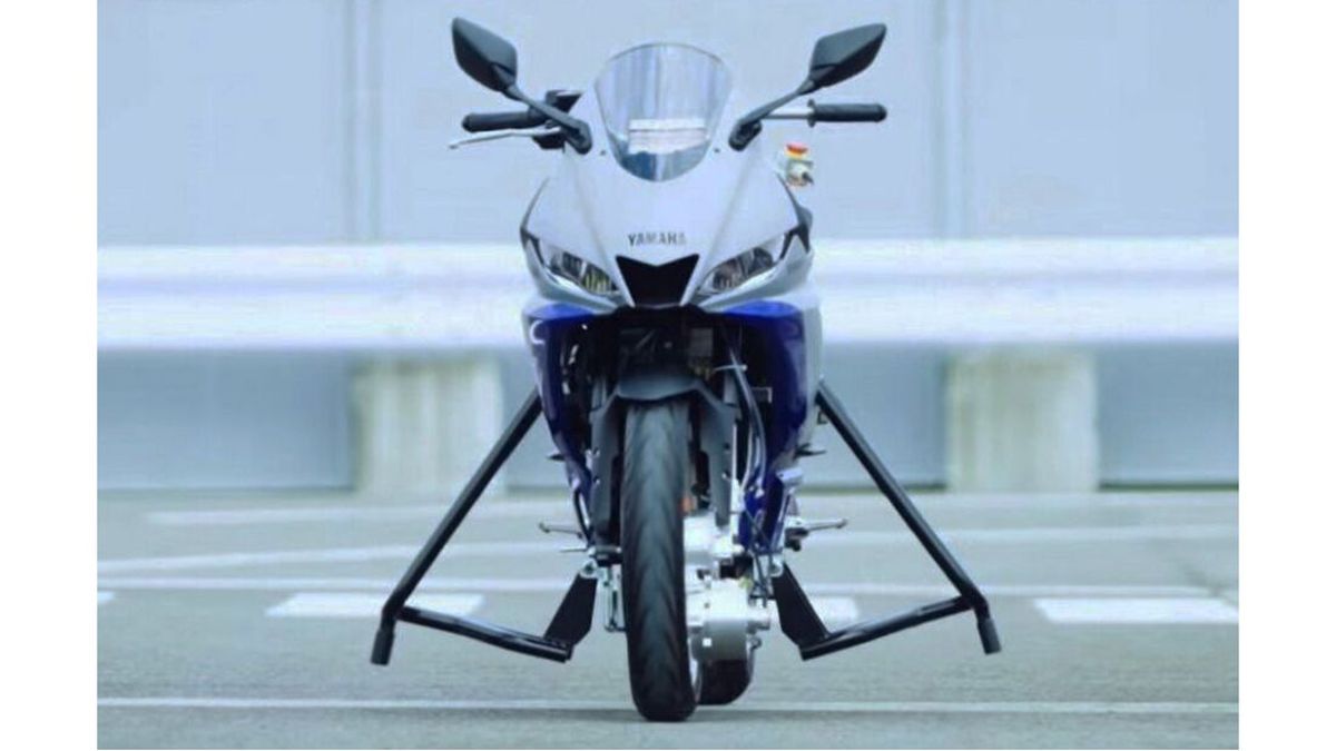 Yamaha inventa la moto que no se cae en parado