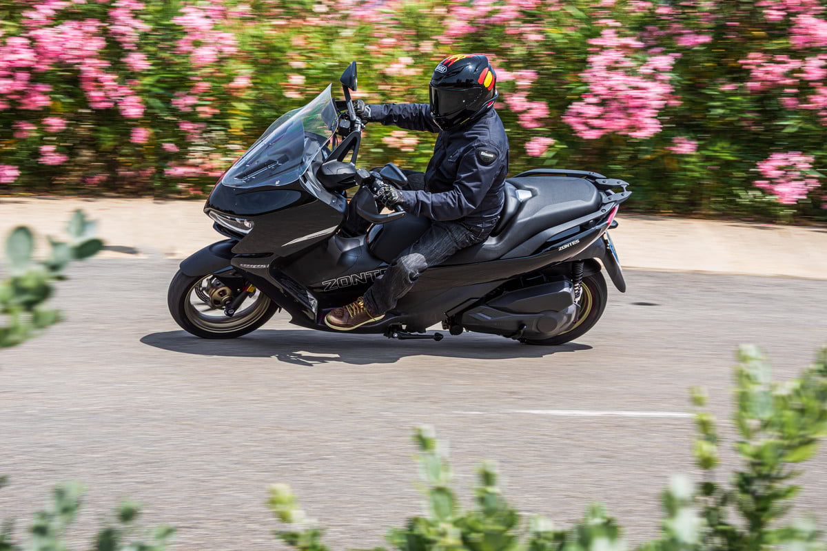 Prueba Zontes 368 D, M, E y K: 2 scooter deportivos y 2 GT a precios de saldo Prueba Zontes 368 D, M, E y K: 2 scooter deportivos y 2 GT a precios de saldo