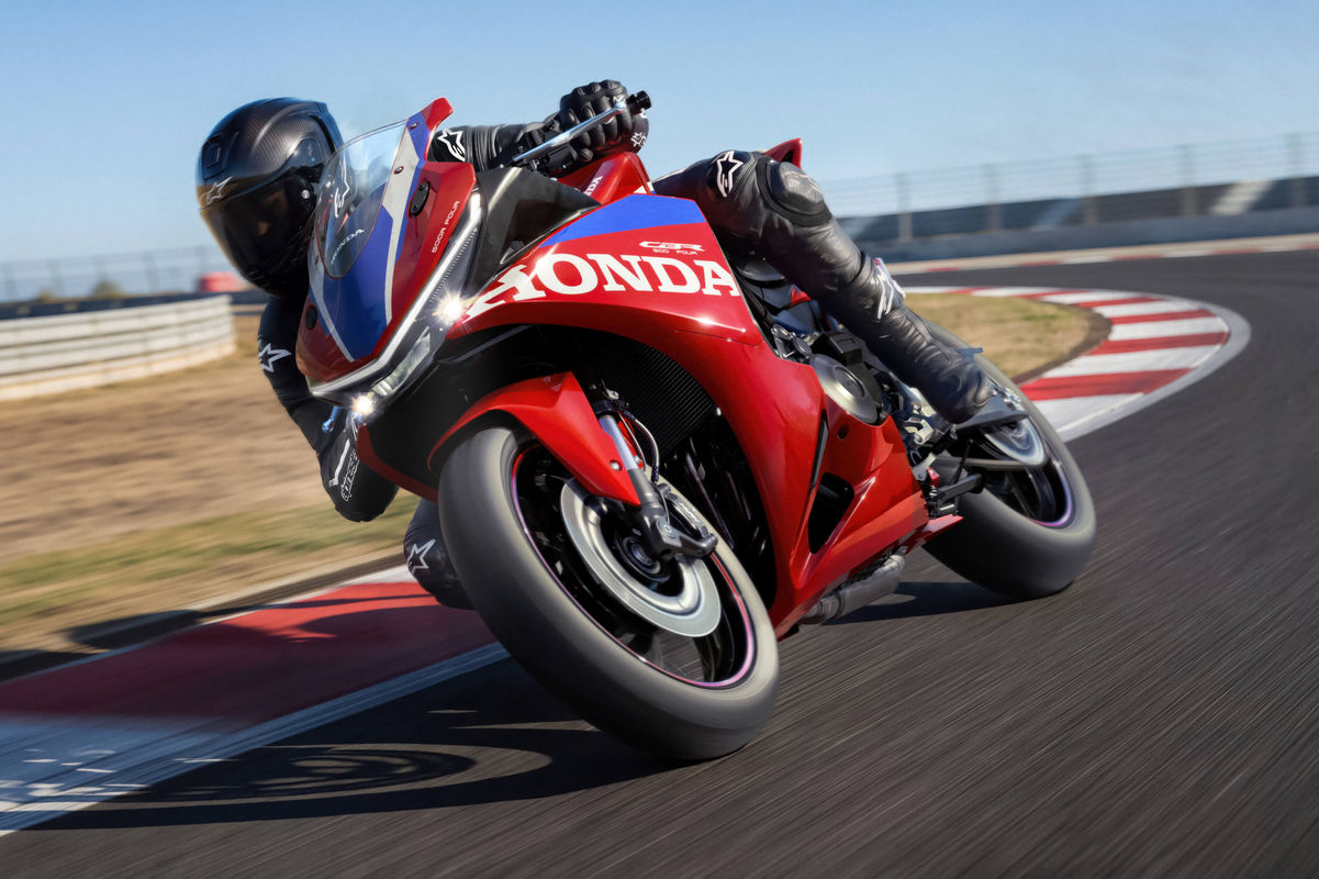 Nueva Honda CBR500R Four: llega la deportiva asequible de 4 cilindros