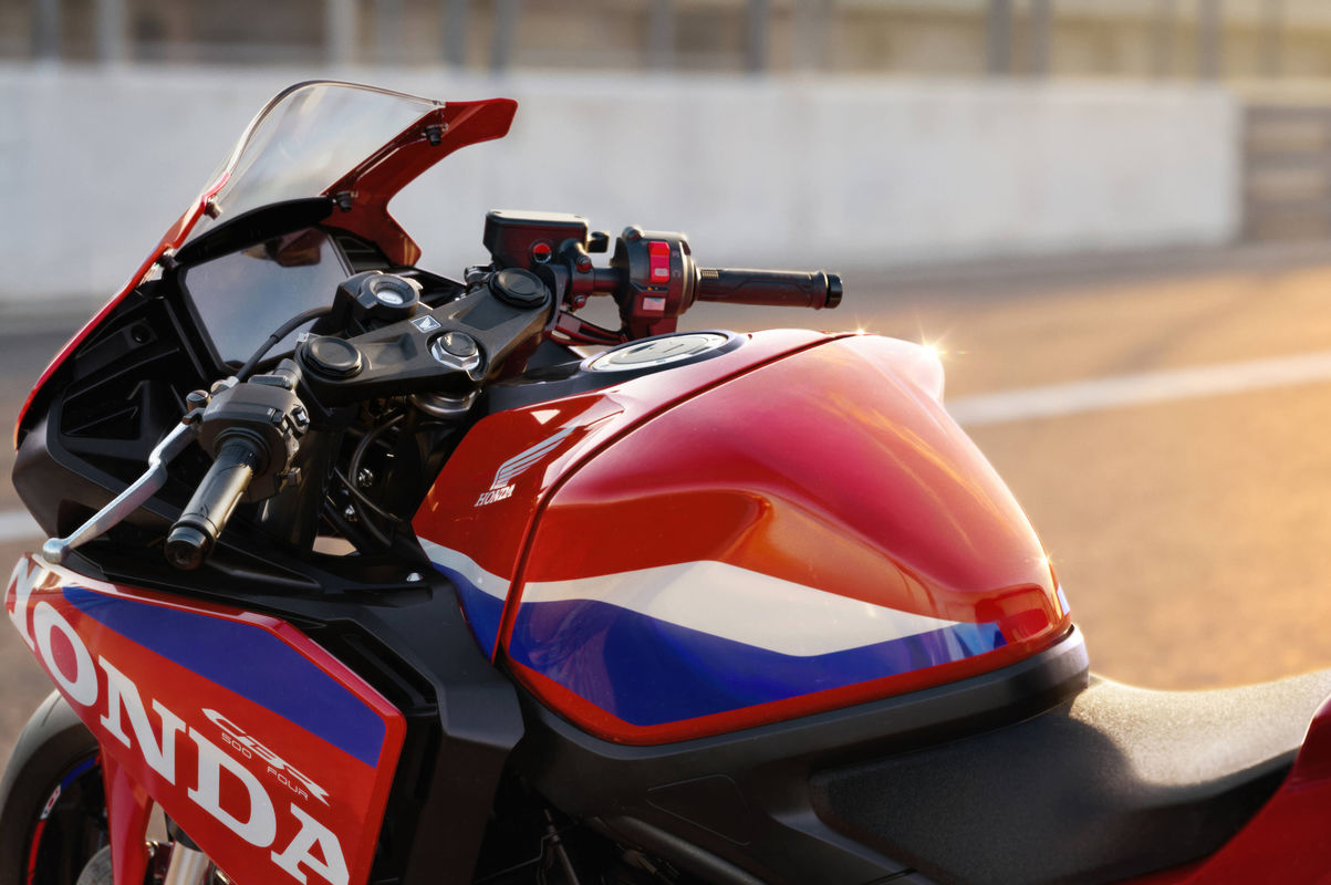 Nueva Honda CBR500R Four: llega la deportiva asequible de 4 cilindros