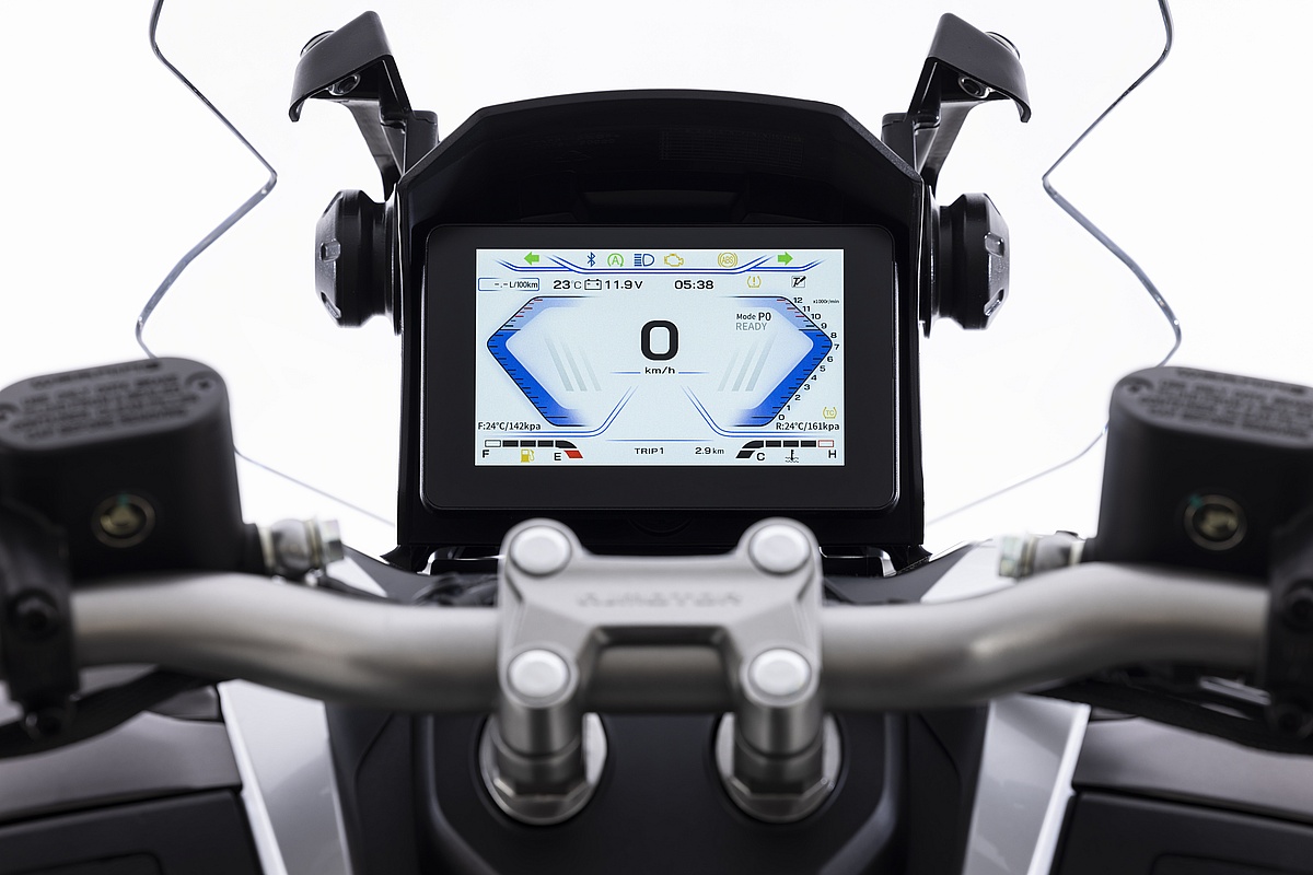QJ Motor ATR 125: scooter crossover híbrido por 3.199 euros
