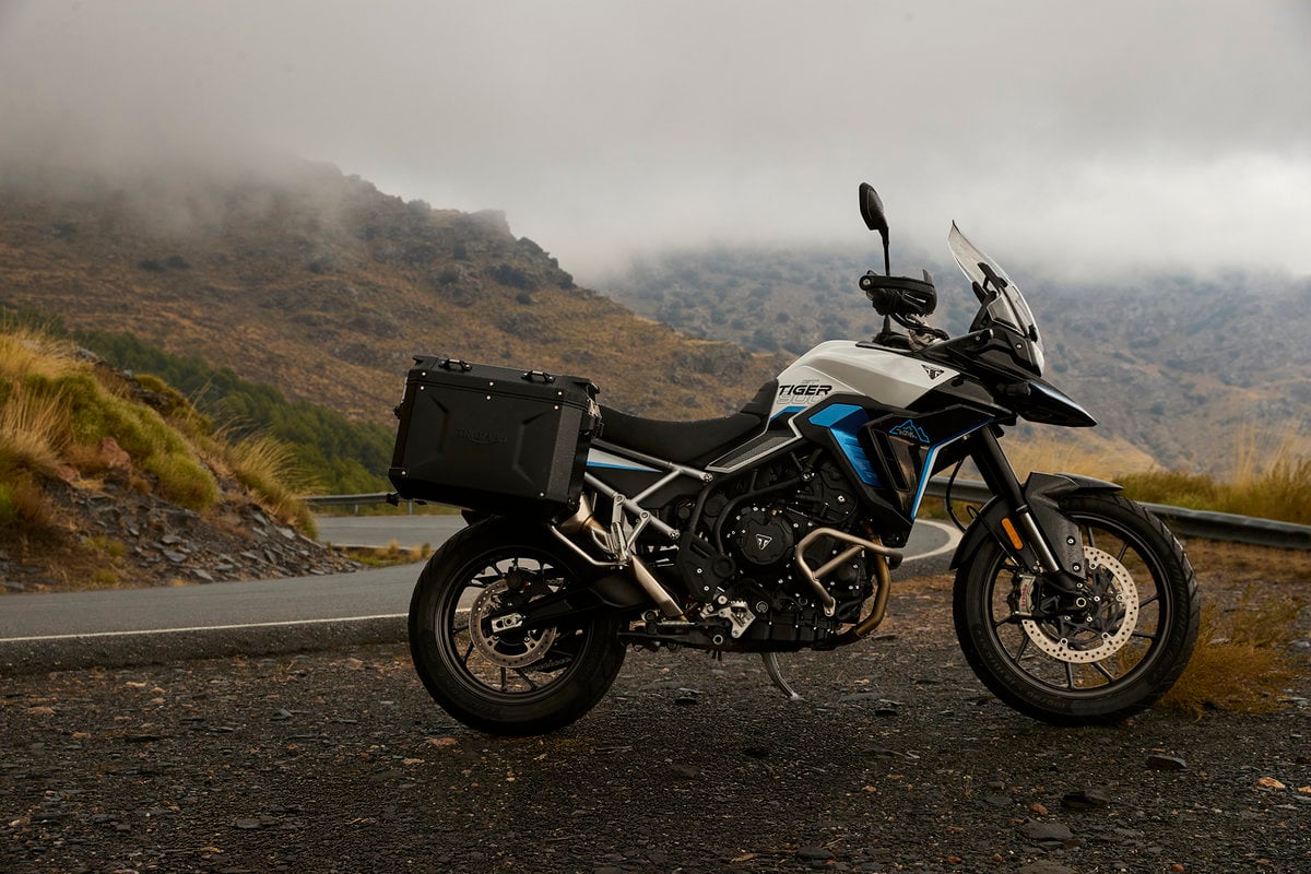 Triumph Tiger 900 Alpine Edition y Desert Edition: listas para la nieve y la arena