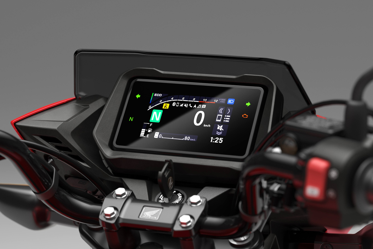 Honda CB125F 2026: más electrónica y mínimo consumo