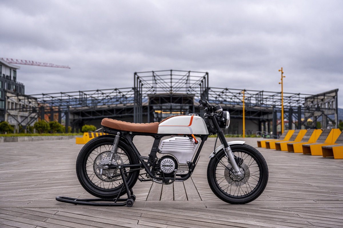 Omega EV200: una moto eléctrica bonita y con estilo