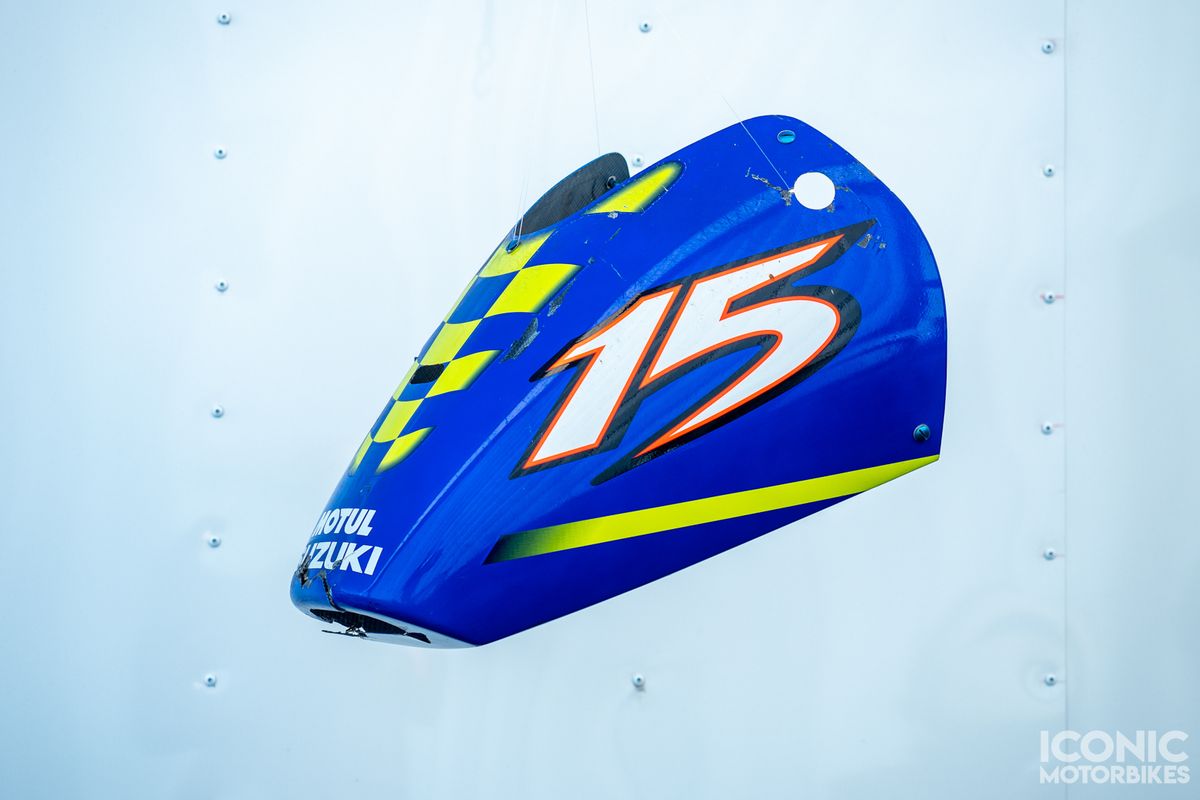 Carenado de ensueño: Suzuki RGV500 firmado por Sete Gibernau