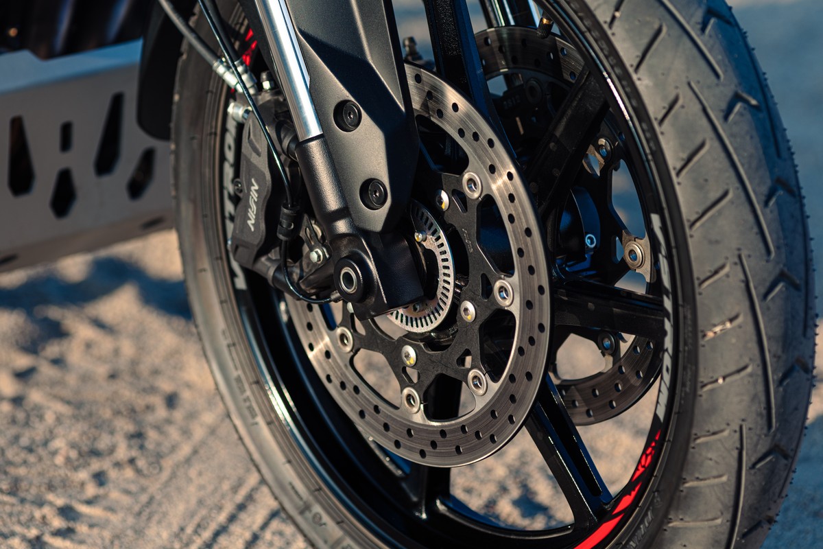 Disponible la nueva Suzuki V-Strom 800 TECH por 10.699 euros