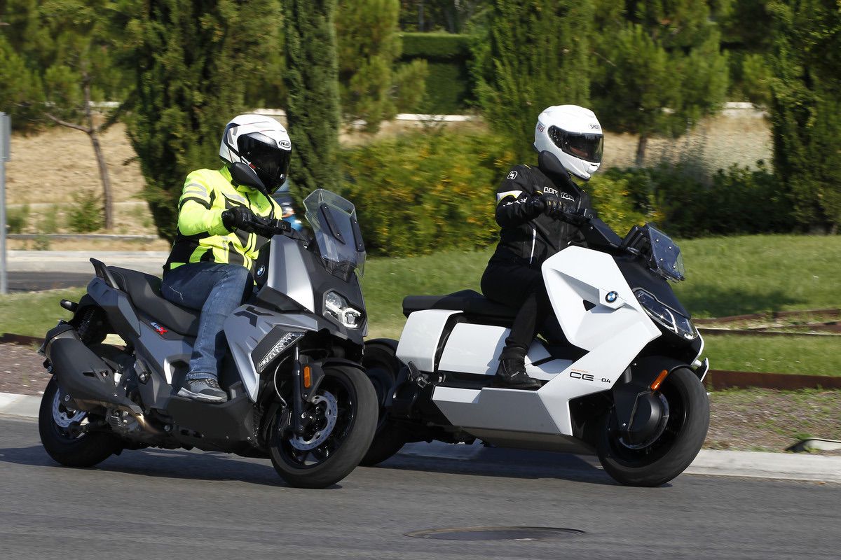 Prueba BMW CE04 y C400X… ¿Lo prefieres divertido o práctico?